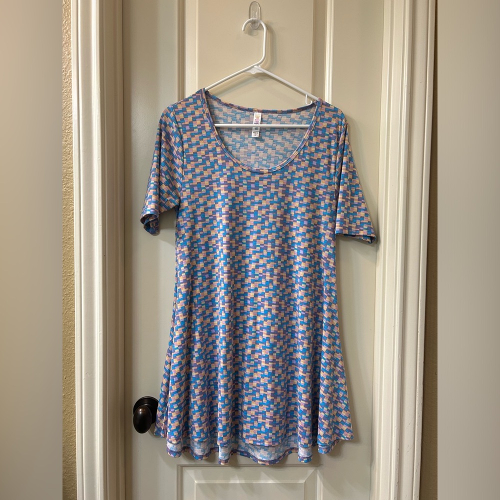 XS Lularoe Perfect T